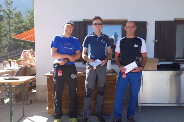 Sieger der Klasse Berglauf Herren 2: Andi Stern (2.), Reinhard Hurth (1.) und Josef Müller (3.) | Foto: SV Telfes