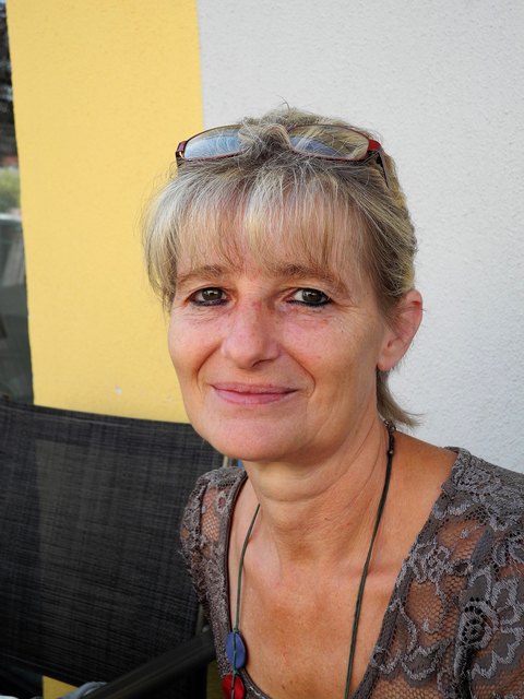 "Natürlich! Außen, innen - alles muss tip top sein. Ich arbeite im Außendienst - da ist das Auto die Visitenkarte." (Manuela Semper, Gerotten)