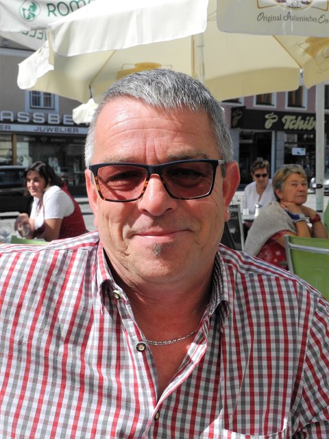"Auf alle Fälle - vielleicht sogar öfter als notwenig. Von außen nach innen, dafür muss Zeit sein sein, auch wenn Sonntag ist." (Walter Hausleitner, Ratschenhof)