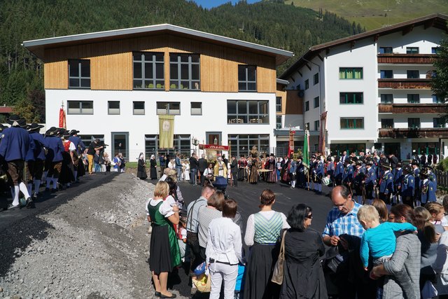 Am Sonntag wurde das Duarfer Center seiner Bestimmung übergeben. | Foto: Reichel