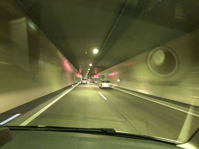 Im Tauerntunnel kam es zu einem Auffahrunfall (SYMBOLBILD)