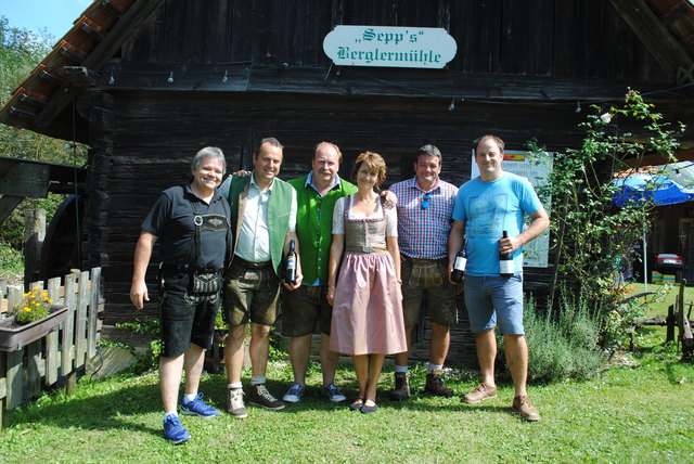 Beste Aussichten: Das Press- und Mühlenfest in St. Peter fand heuer zum 19. Mal unter Organisator Sepp Pail (3.v.l.) statt.