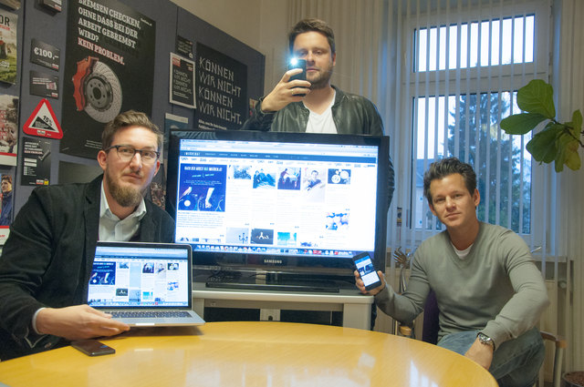 Erfolgreich mit bestpractice-Beispielen aus Kärntens Wirtschaft: Philipp Smuck (Mitte) holte mit imsüden.at den Regio-Preis 2014 | Foto: KK