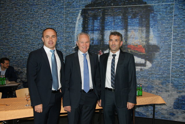 Abschied mit ein wenig Wehmut: Hannes Parth mit seinen Vorstandkollegen Markus Walser (li.) und Günther Zangerl (re.).