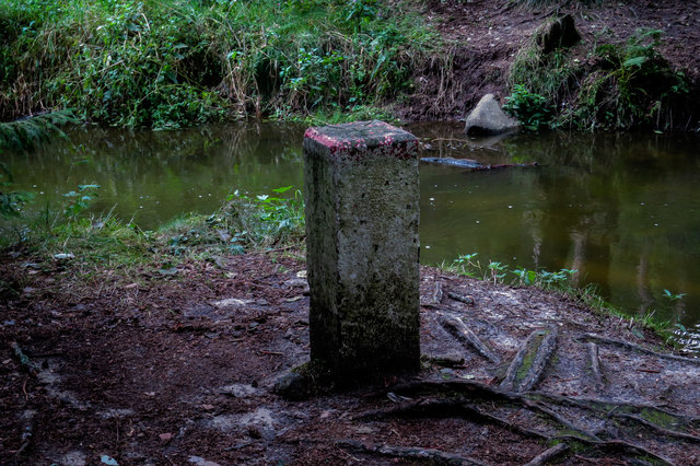 Dieser Stein makriert den nördlichsten Punkt von Ödterreich....der kleine Bach ist die Grenze zu Tschechien