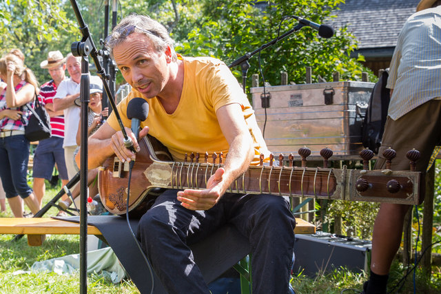 Klaus Falschlunger begeisterte mit seiner Sitar. | Foto: önj Unterkagerer/Binder