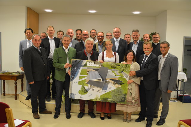 Gemeinschaftsprojekt "Haus der Wildnis": Landeshauptfrau-Stellvertreter Stephan Pernkopf (5.v.r.h.) gab in Lunz den Startschuss.