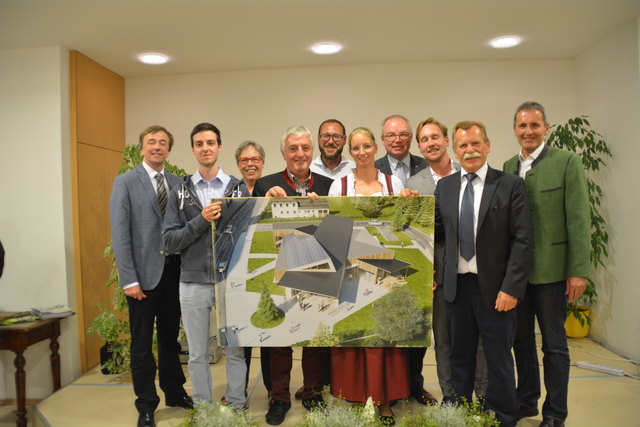 Gemeinschaftsprojekt "Haus der Wildnis": Landeshauptfrau-Stellvertreter Stephan Pernkopf (4.v.r.) gab in Lunz den Startschuss.