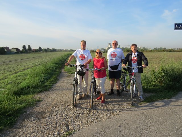 Das Kernteam der Bürgerinitiative mit Martin Eder, Gabriele Dittmayer, Konrad Knauer und Herbert Loder.