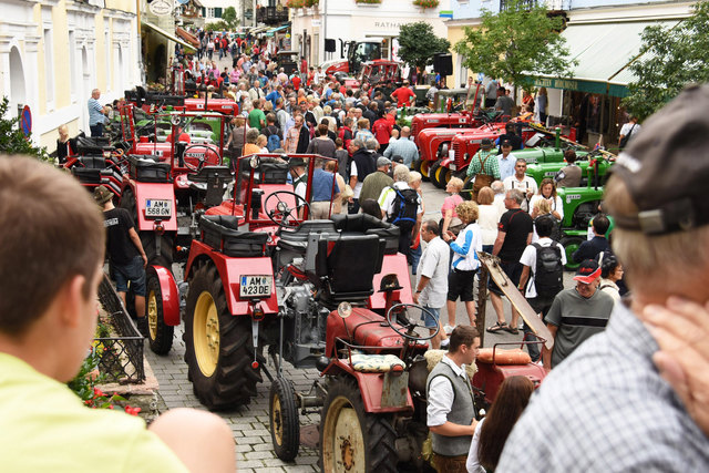 Traktoria - Oldtimer-Traktoren in St. Wolfgang. | Foto: Wolfgang Spitzbart