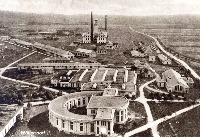 In der Munitionsfabrik Wöllersdorf waren 1916 etwa 40.000 Menschen beschäftigt.