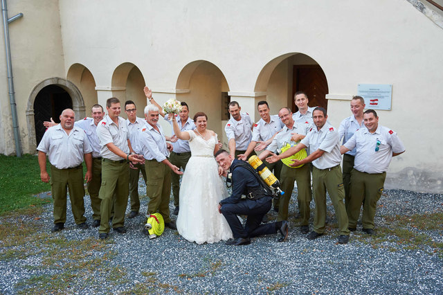 Für den Notfall gerüstet - Atemschutzbräutigam