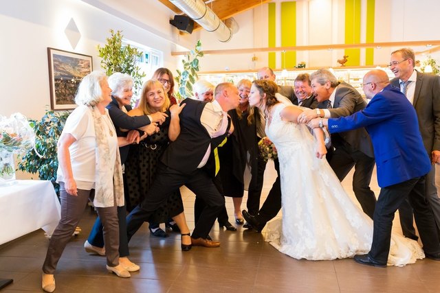 Kein Kuss für das Brautpaar 