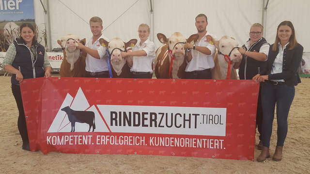 Das Jungzüchterteam Erfolgsteam der Rinderzucht Tirol auf der Welser Messe.