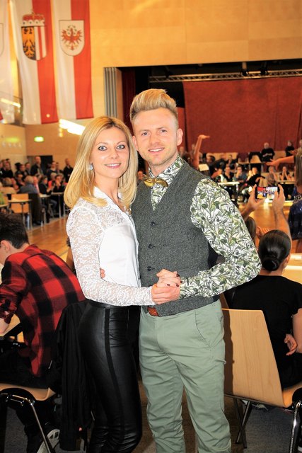 Tanzprofi Willi Gabalier gibt in Dobl-Zwaring sein Können an Anfänger und Fortgeschrittene weiter.