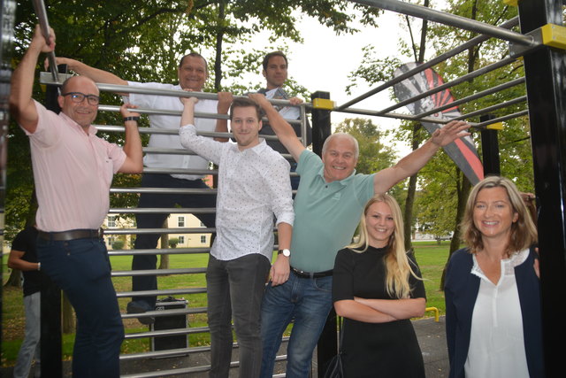 Der neue "Work-Out-Park" wurde gleich nach wenigen Sekunden erklommen.