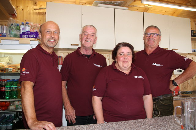 Kameradschaft: Paul Binder, Hans Gann, Eveline Wagner, Sepp Fink.