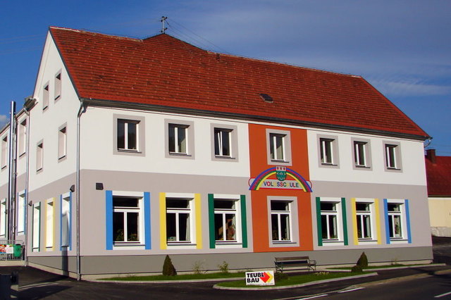 Die Volksschule in Rollsdorf