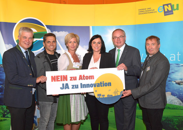 Präsident der NÖ Umweltverbände Anton Kasser,  Michael Altrichter, Marie-Luise Fonatsch, Bundesministerin Elisabeh Köstinger, LH-Stellvertreter Stephan Pernkopf, Energie- und Umweltagentur NÖ Geschäftsführer Herbert Greisberger | Foto: NLK Pfeiffer