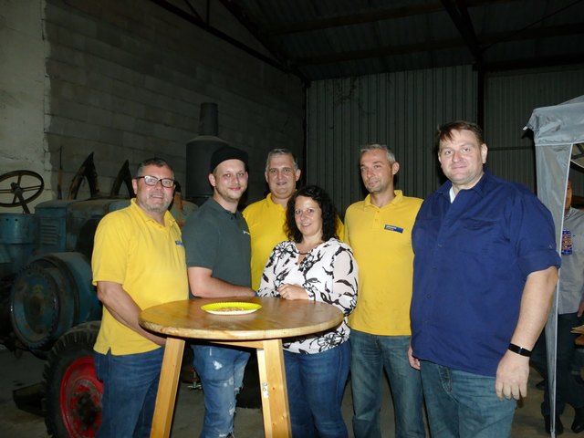 Gemütlich: Markus Ernst, Christoph Müllböck, Michael Hanzmann, Claudia Hofbauer, Markus Jacka und Martin Stechauner.
