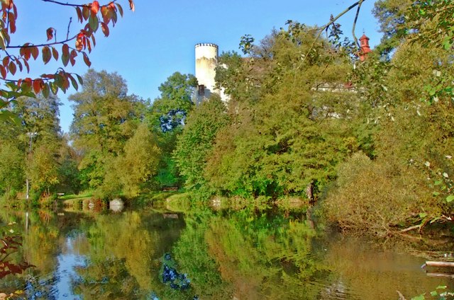 erhebt sich das Schloss Waldenfels in Reichenthal/Mühlviertel