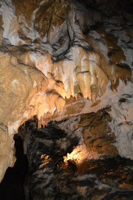 In der Ötscher-Tropfsteinhöhle erhält man faszinierende Einblicke in die Welt der Stalaktiten und Stalagmiten.