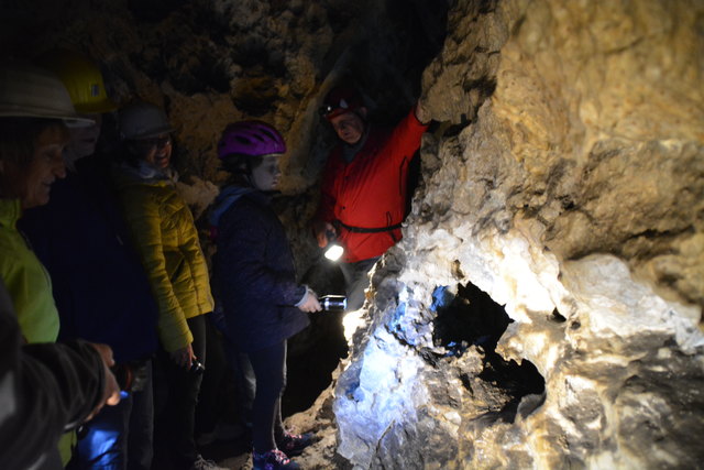 In der Ötscher-Tropfsteinhöhle erhält man faszinierende Einblicke in die Welt der Stalaktiten und Stalagmiten.