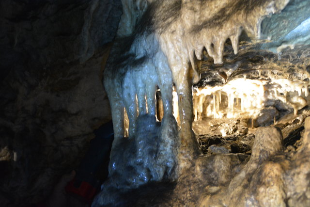 In der Ötscher-Tropfsteinhöhle erhält man faszinierende Einblicke in die Welt der Stalaktiten und Stalagmiten.