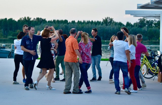 Einfach tanzen und das Leben genießen. | Foto: Schmied