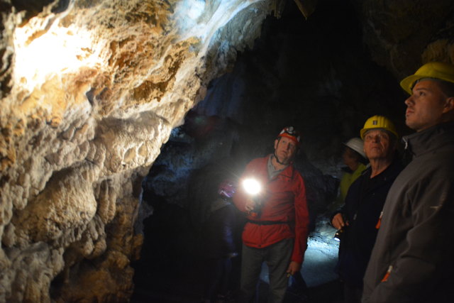In der Ötscher-Tropfsteinhöhle erhält man faszinierende Einblicke in die Welt der Stalaktiten und Stalagmiten.