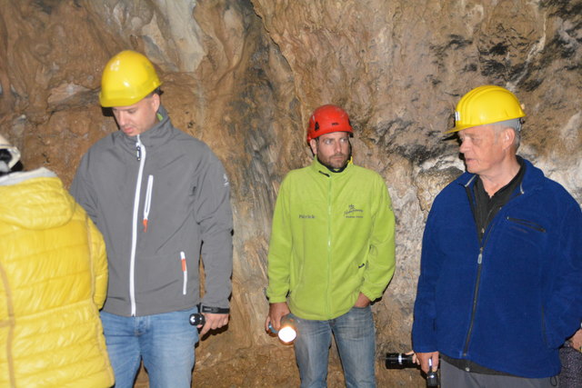 In der Ötscher-Tropfsteinhöhle erhält man faszinierende Einblicke in die Welt der Stalaktiten und Stalagmiten.