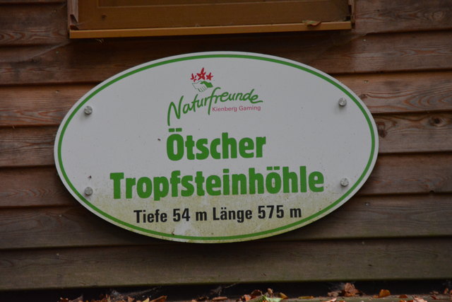 Endlich geschafft: Unsere Wandergruppe ist bei der Ötscher-Tropfsteinhöhle angekommen.