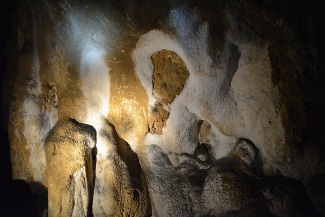 In der Ötscher-Tropfsteinhöhle erhält man faszinierende Einblicke in die Welt der Stalaktiten und Stalagmiten.
