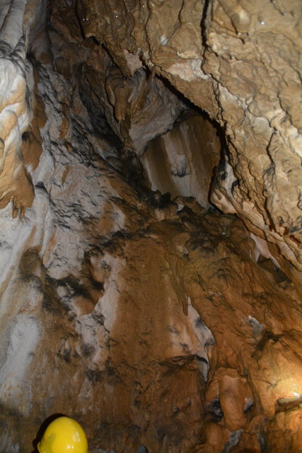 In der Ötscher-Tropfsteinhöhle erhält man faszinierende Einblicke in die Welt der Stalaktiten und Stalagmiten.