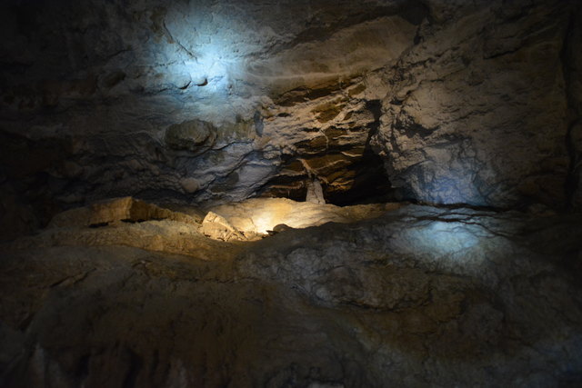 In der Ötscher-Tropfsteinhöhle erhält man faszinierende Einblicke in die Welt der Stalaktiten und Stalagmiten.