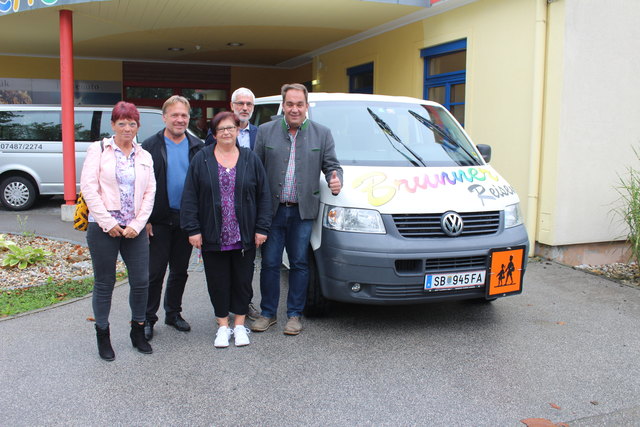 Brunner Reisen als kompetenter Partner: Elfriede Gindl, Norbert Brunner, Irmgard Fischer, Franz Winter und Christoph Trampler. | Foto: Sabine Taschl
