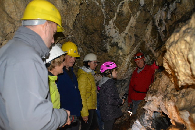 In der Ötscher-Tropfsteinhöhle erhält man faszinierende Einblicke in die Welt der Stalaktiten und Stalagmiten.