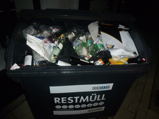 Glas, Plastik und Papier - typischer Restmüll beim Aufsteirern 2018