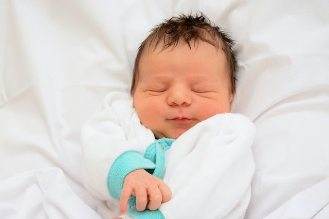 ALEK • Datum: 7.4.2018, Eltern: Andrea Zabaznoska & Branislav Radovic, Größe: 52 cm, Gewicht: 3900 g | Foto: babysmile