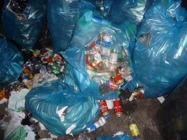 Alles Restmüll, bei einem öffentlichen Betrieb...