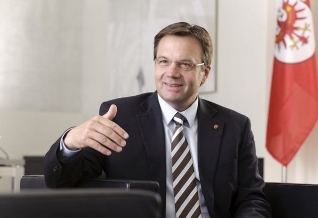 Landeshauptmann Günther Platter (Bild) und Vizebürgermeisterin Christine Oppitz-Plörer wollen den europäischen Gedanken greifbarer machen