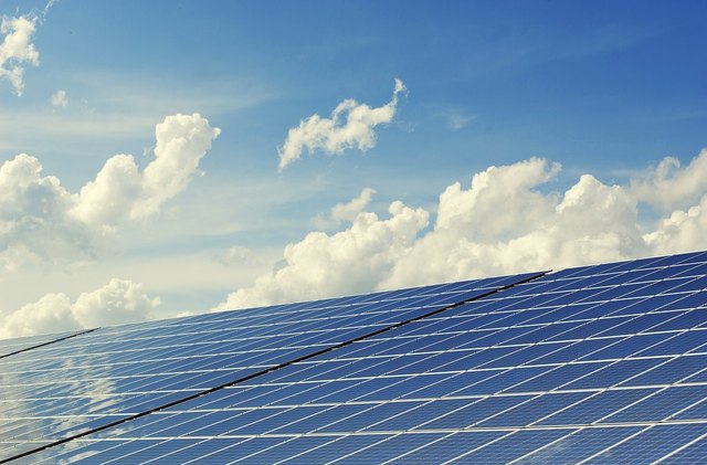 Das Land wird gemeinsam mit TIWAG ein Modell zur Solarstromspeicherung entwickeln. (Symbolbild)