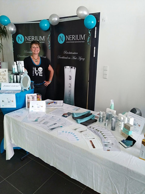 Schwadorf: Andrea Hafner-Faber mit ihrem Stand | Foto: Hafner-Faber