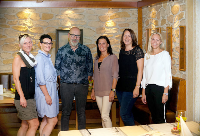 Kassierin Sabine Winhofer (li.), Kassierin Stv. Verena Fischer-Poosch, Obmann Klaus Wukovits, Schriftführerin Tanja Hofer, Obmann Stv. Elvira Nagl-Schlaffer, Schriftführerin Stv. Sabine Dominkovitsch | Foto: Elternverein Gymnasium Oberpullendorf