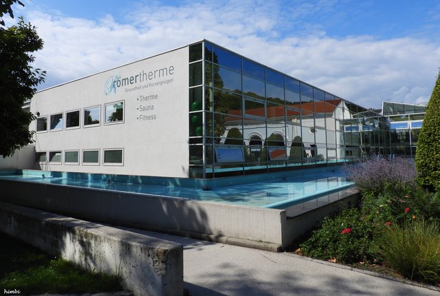 In der Römertherme werden Ihnen auf rund 900m² Wasserfläche viele Attraktionen geboten.