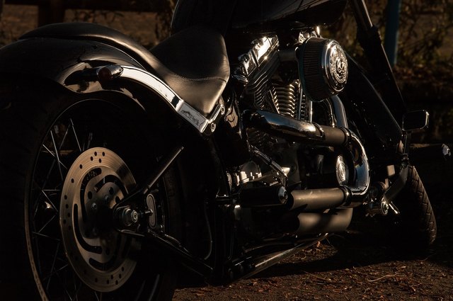 Ein Lenker kippte mit dem Motorrad um und verletzte sich - Foto: https://pixabay.com/de/motorrad-harley-davidson-harley-1148963/ | Foto: Pixabay/Free-Photos