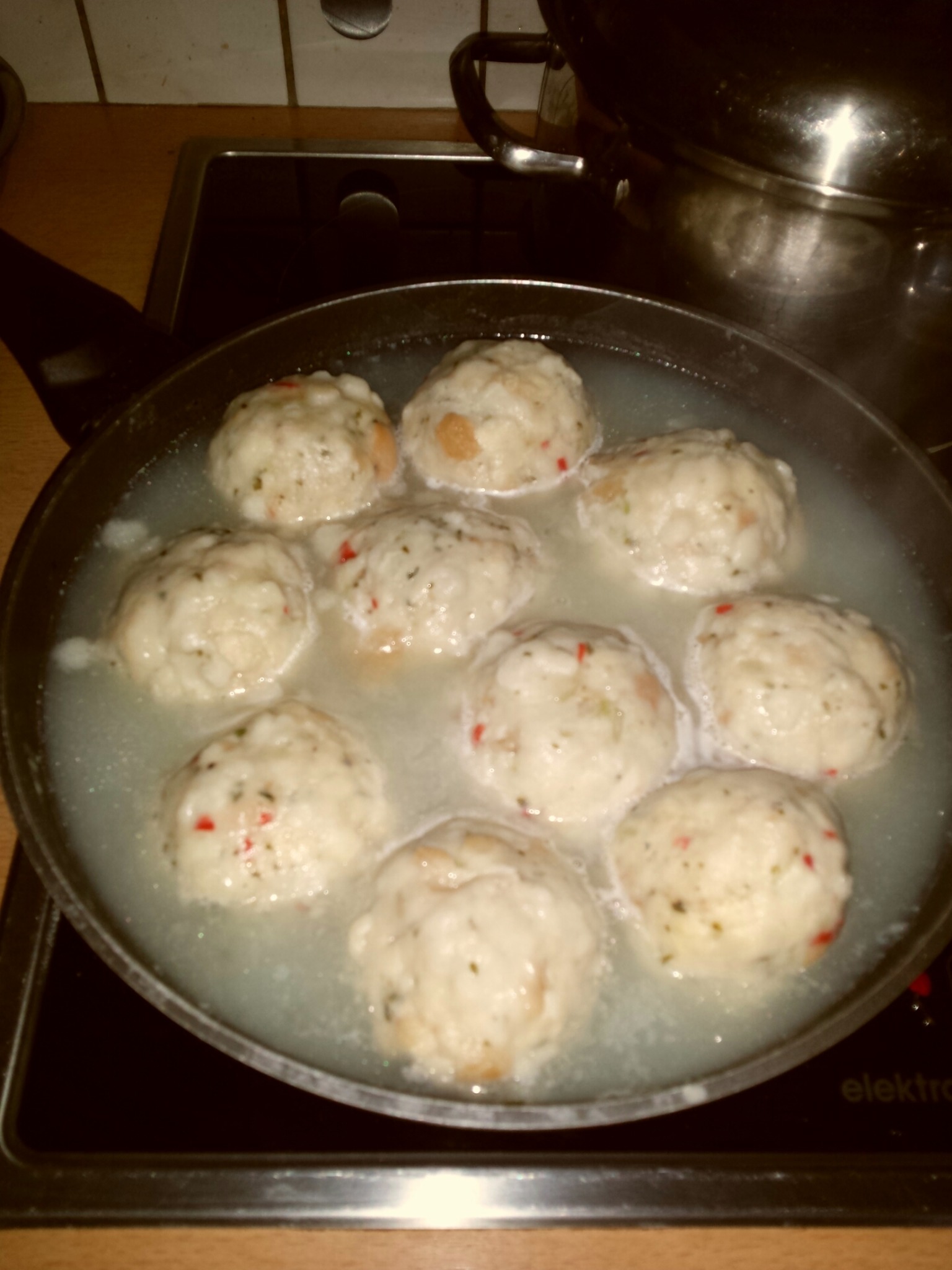 Die Knodel Sind Bald Fertig Liesing