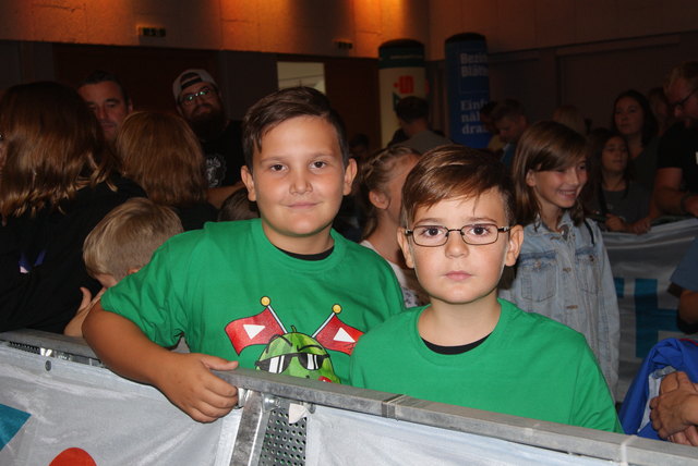 Partnerlook von Philip und Jonas, die beiden Kompagnions kamen am Samstag im grünem Chaosflo44 T-Shirt.