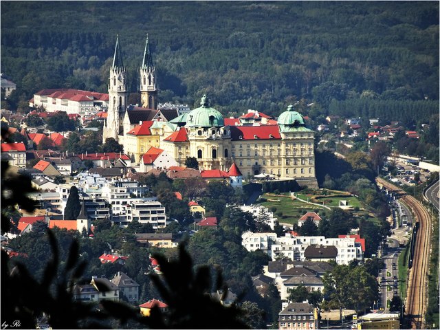 Richtung Klosterneuburg, rechts die Gleise der Franz Josefs Bahn