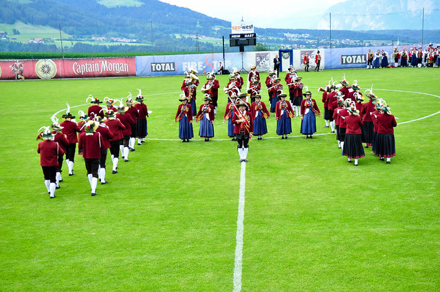 Die Musikkapelle Grinzens zeigt am Samstag am Fußballplatz noch einmal ihre Rasenshow.